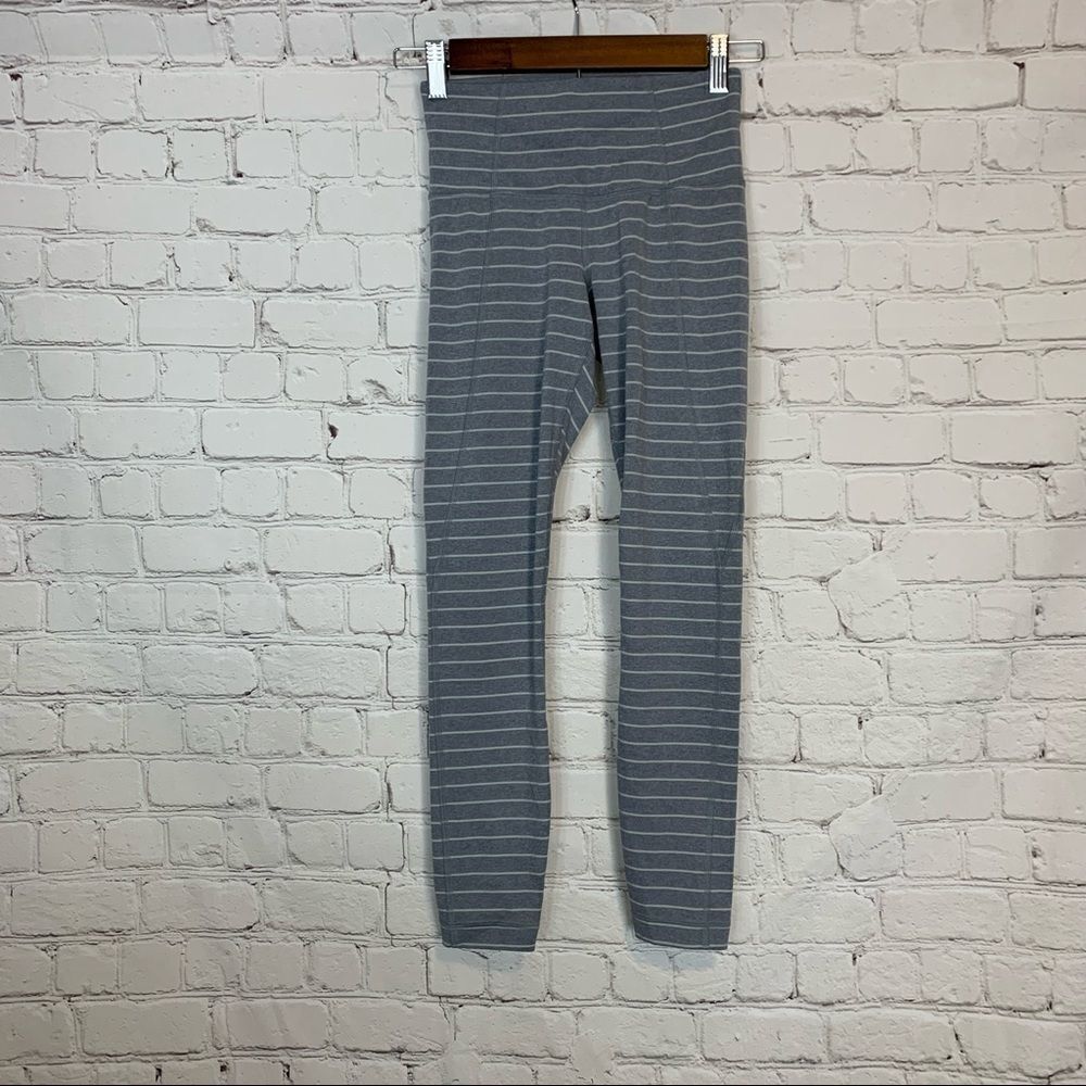 ATHLETA STRIPE SALUTATION 7/8 ANKLE TIGHT PANT GRAY AND WHITE XXS